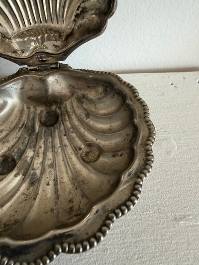 VTG Silver Plated Clam Shell