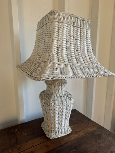 Vintage White Wicker Table Lamp