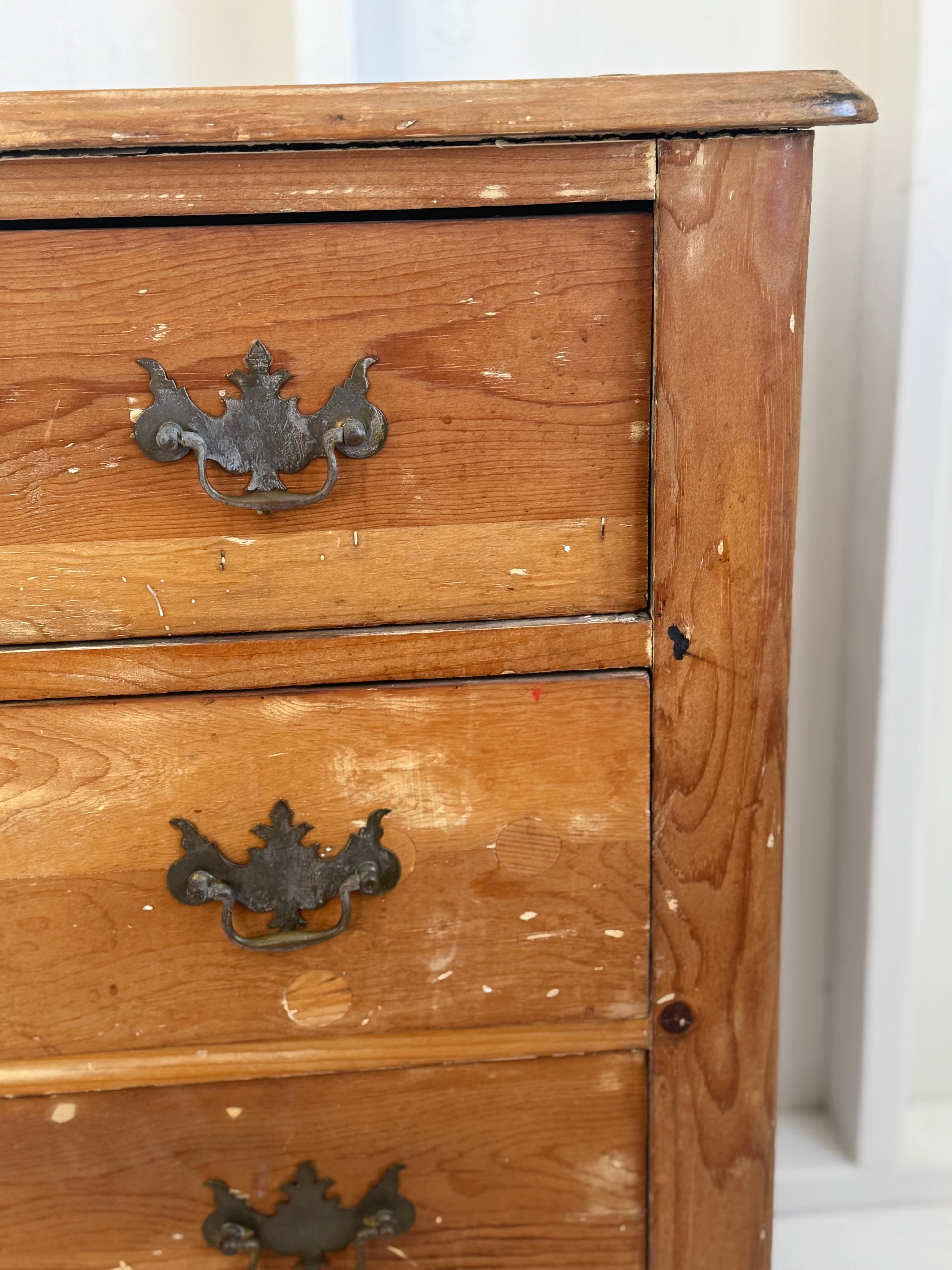 Antique Scrubbed Cottage Pine Dresser (Early 1900s)