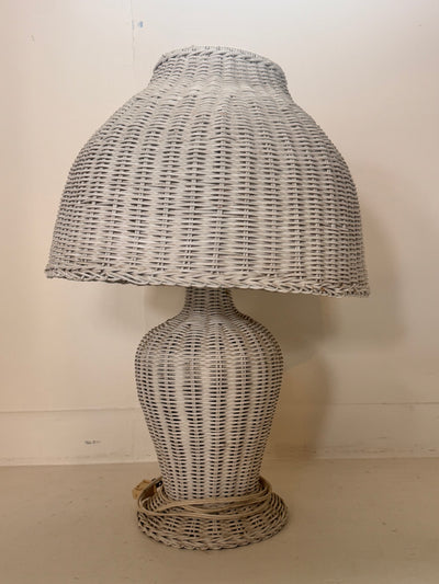 VTG Wicker Table Lamp