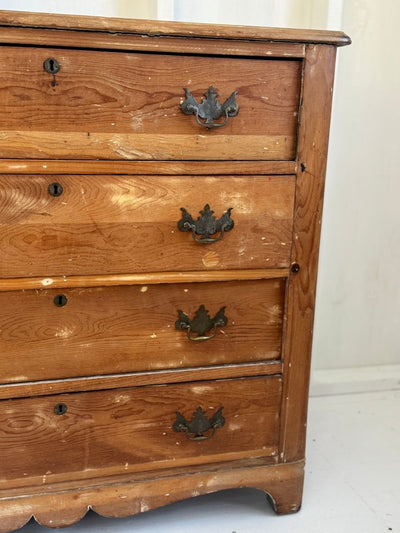 Antique Scrubbed Cottage Pine Dresser (Early 1900s) - Diamonds & Rust