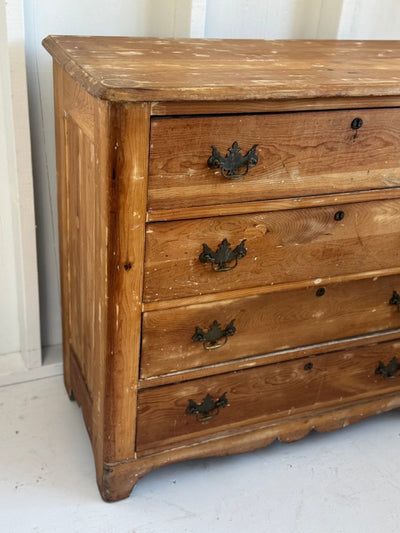 Antique Scrubbed Cottage Pine Dresser (Early 1900s) - Diamonds & Rust