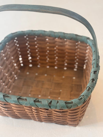 VTG Handmade Artisan Basket - Painted Handle - Diamonds & Rust