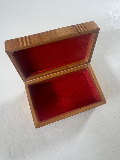 VTG Seagull Wood Box - Carved - Diamonds & Rust