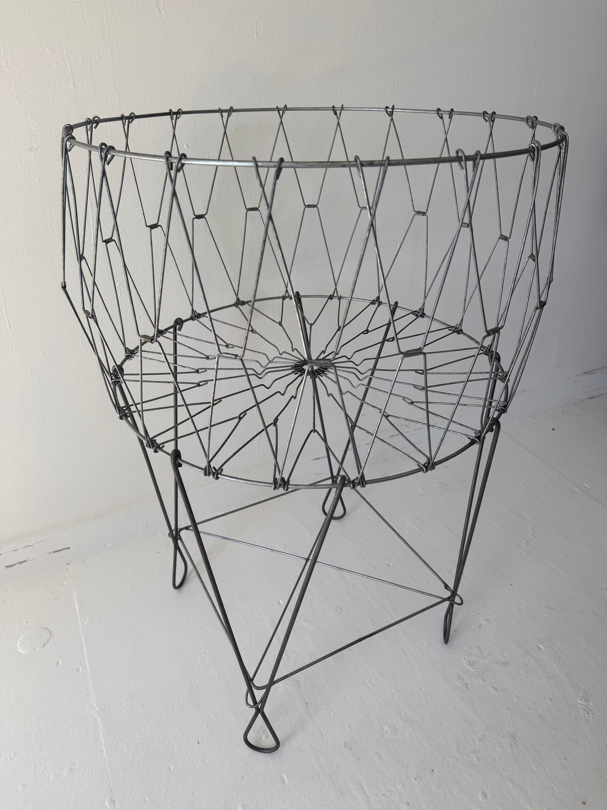Antique Collapsible Laundry Hamper 22"