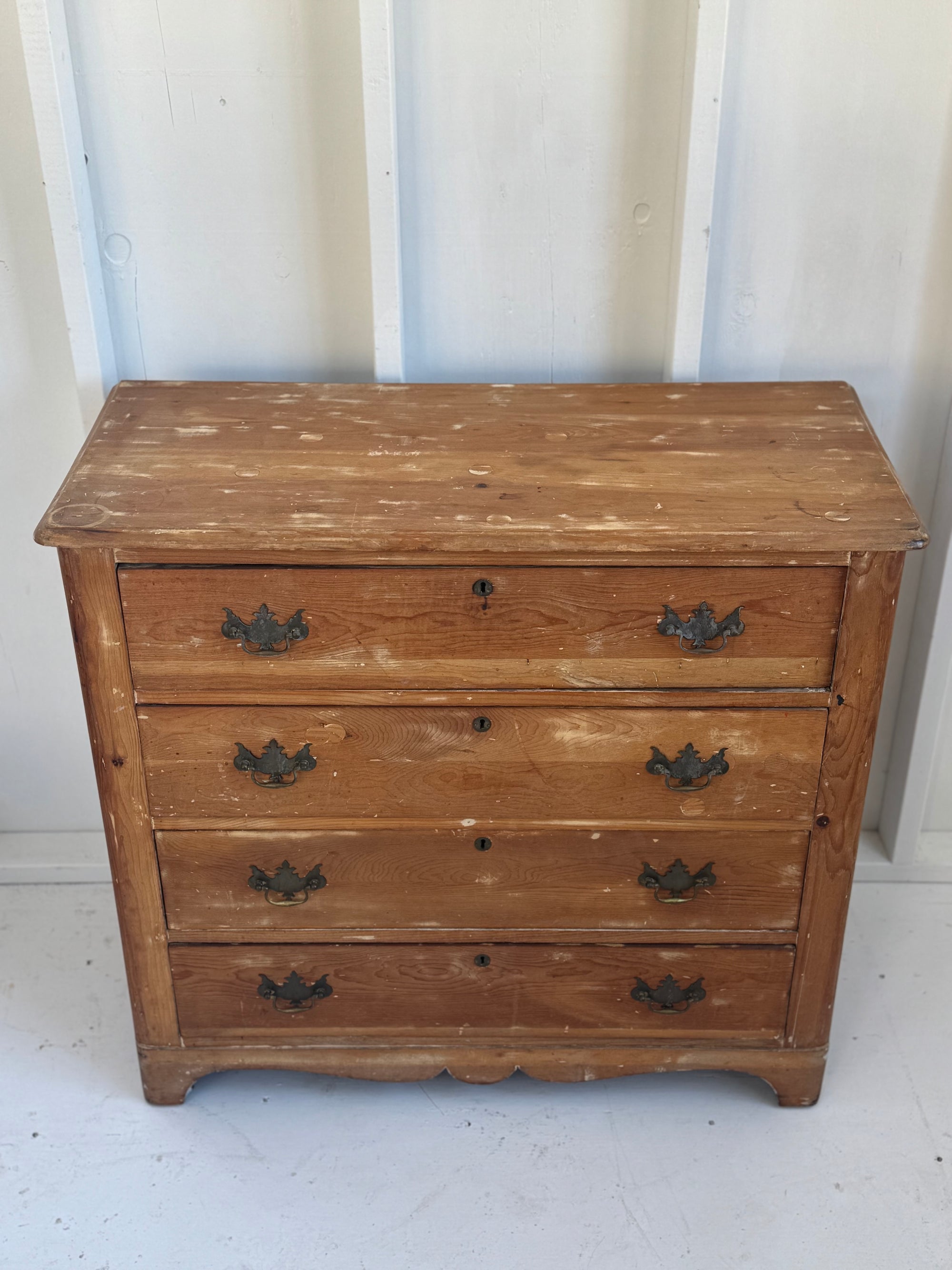 Antique Scrubbed Cottage Pine Dresser (Early 1900s)