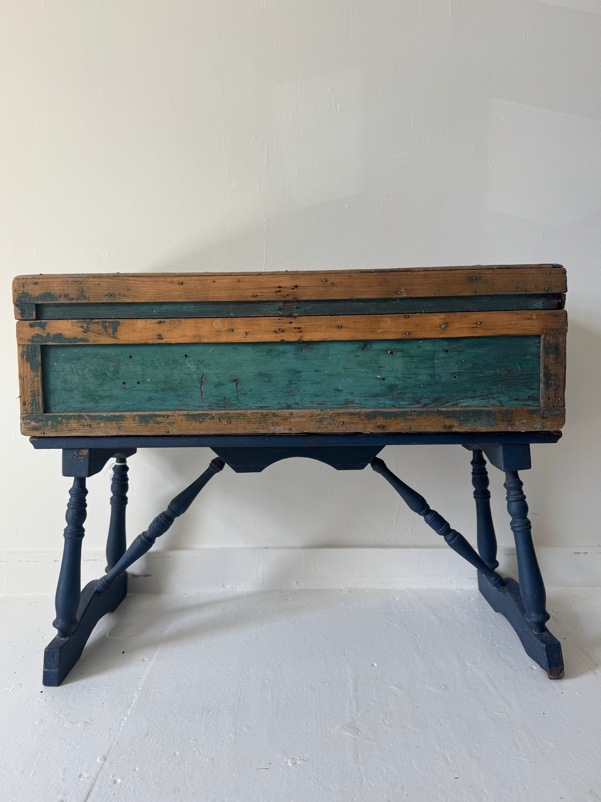 VTG Navy Blue Bench