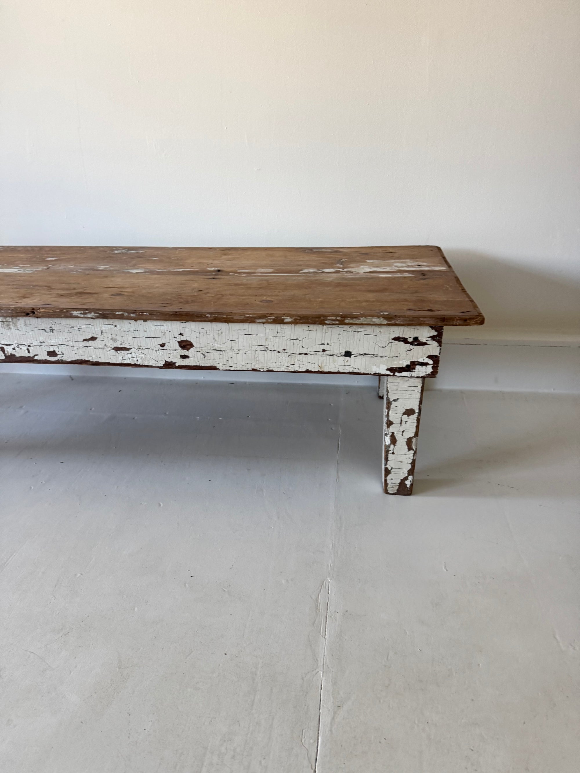 VTG Coffee Table  Chippy White Patina