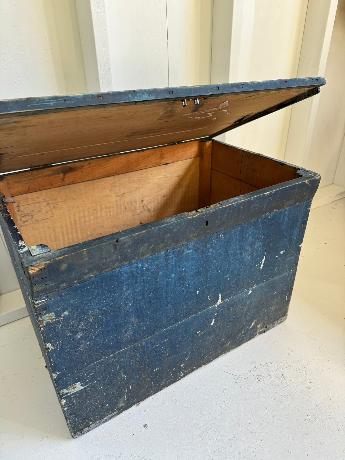 Antique Wood Chest - Marine Blue