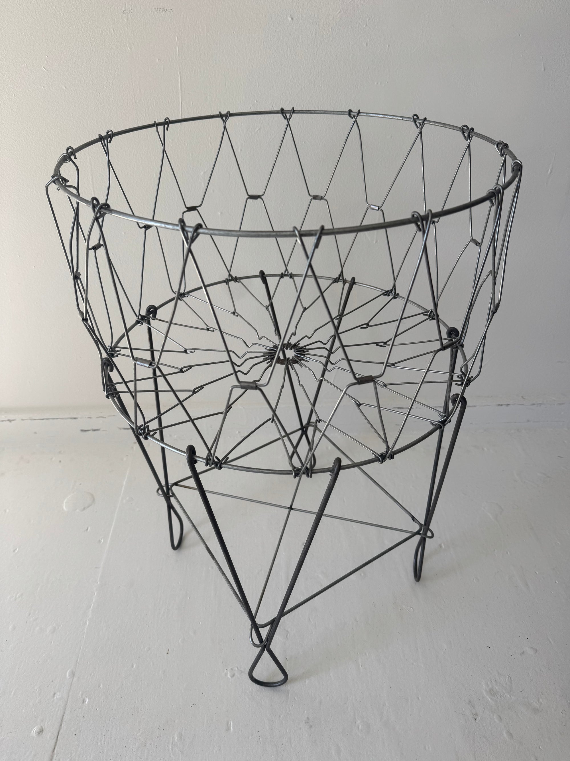 Antique Collapsible Laundry Hamper 19"