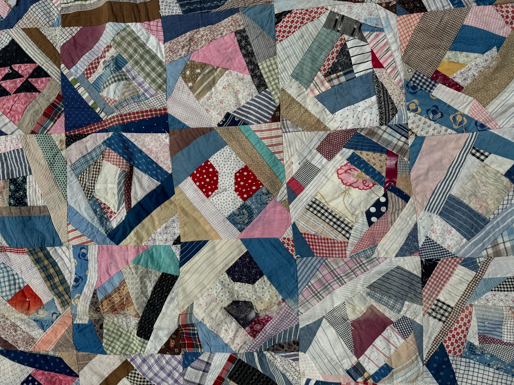 Vintage Handmade Quilt - Blue Trim