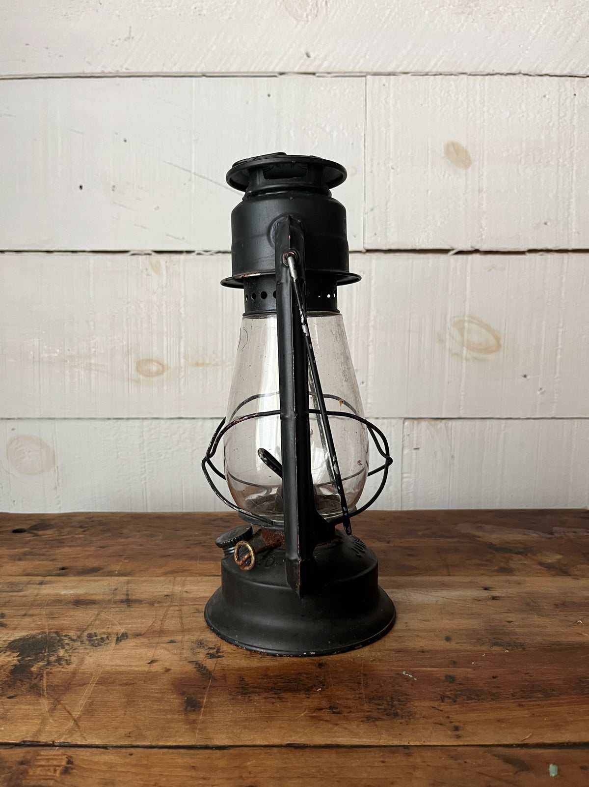 Antique Barn Lamp ( Kerosene  )