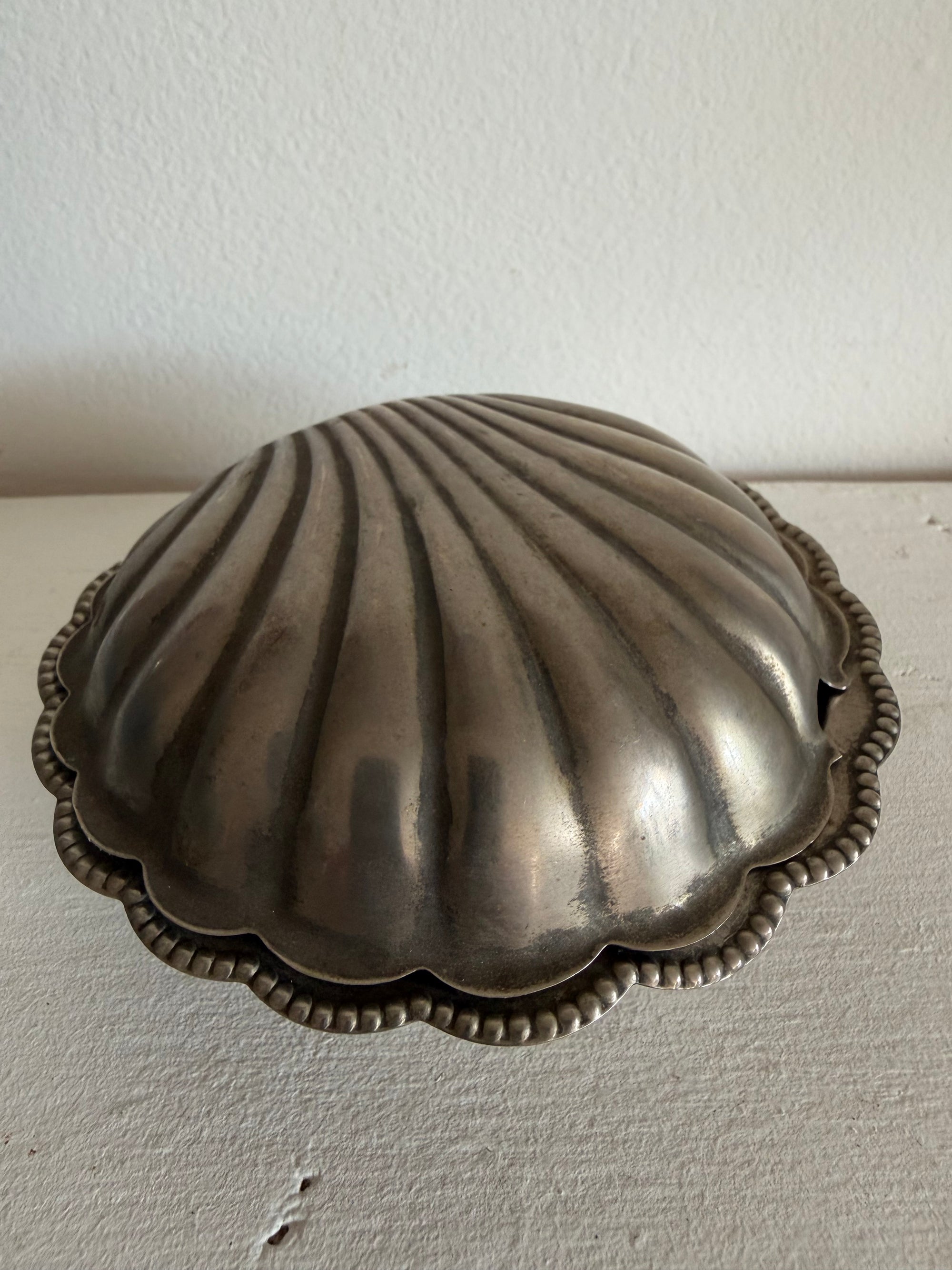 VTG Silver Plated Clam Shell