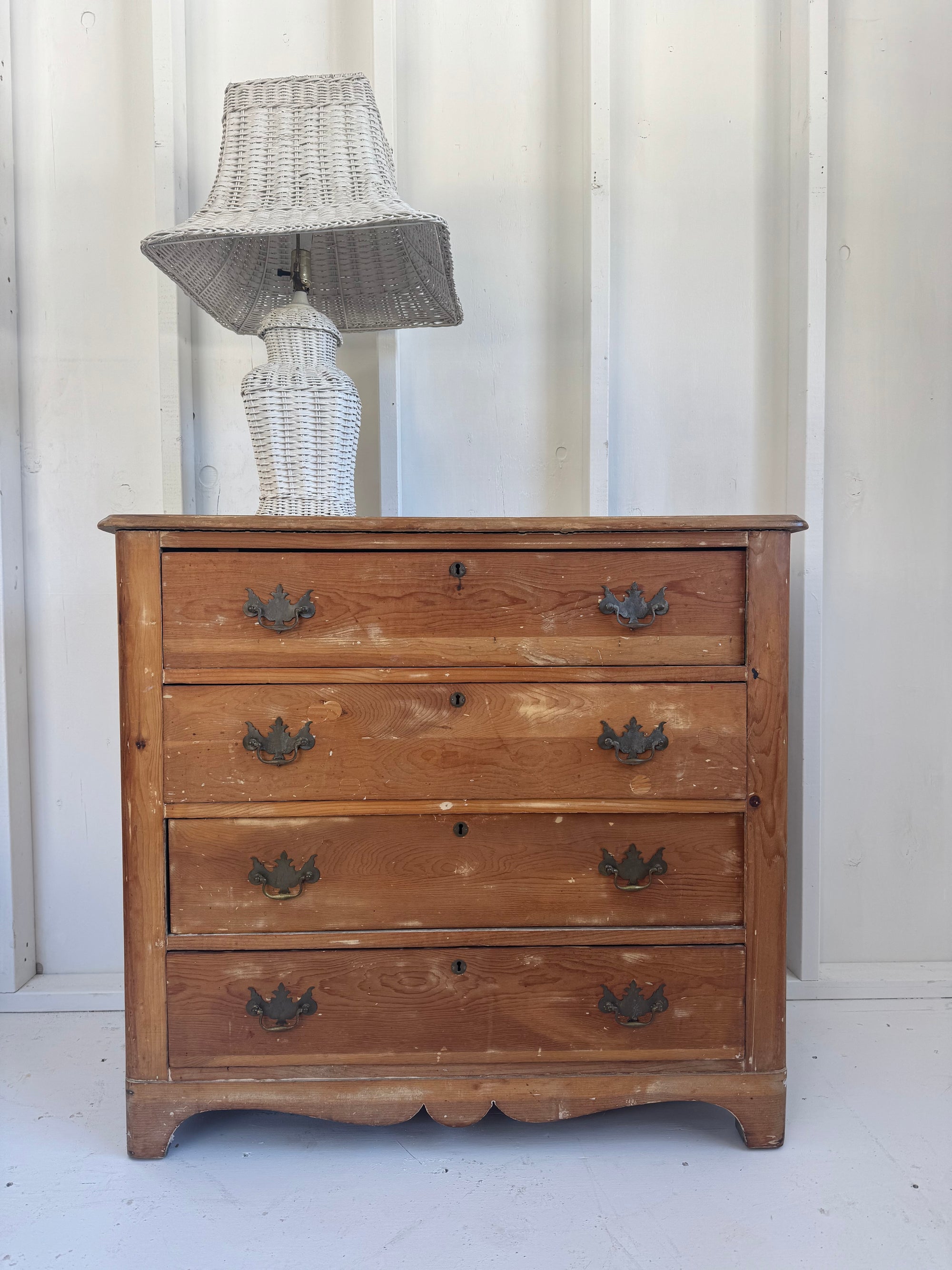 Antique Scrubbed Cottage Pine Dresser (Early 1900s)