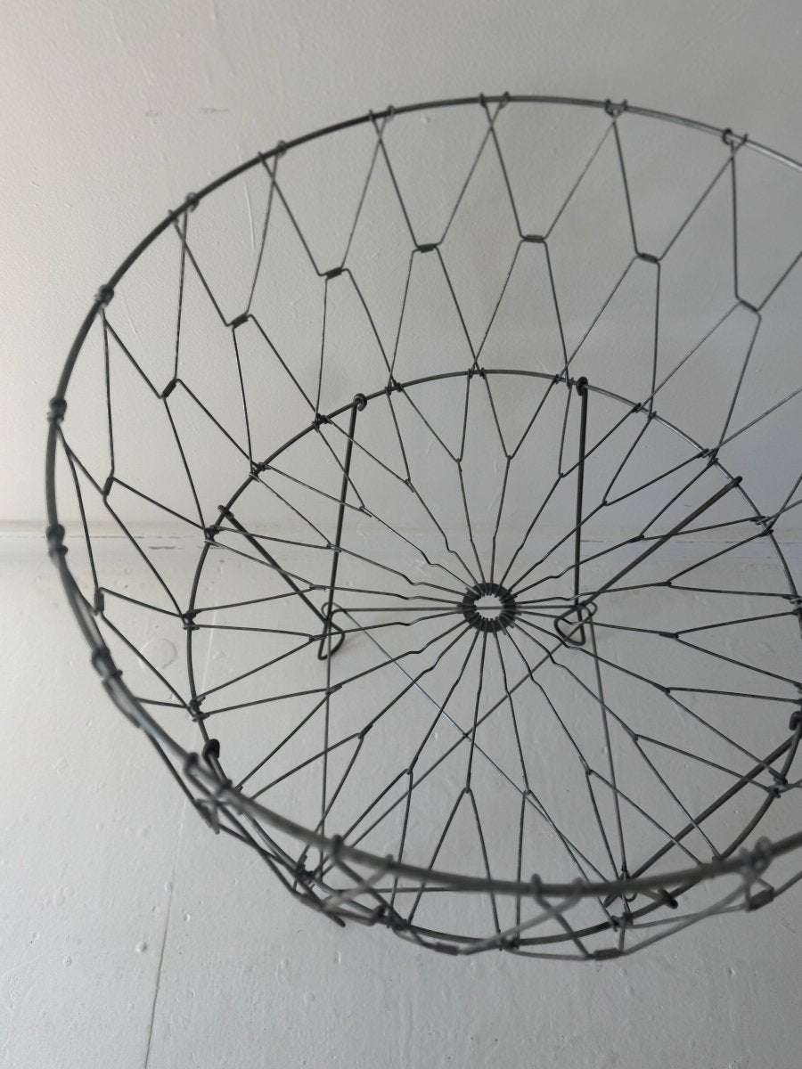 Antique Collapsible Laundry Hamper 22" - Diamonds & Rust