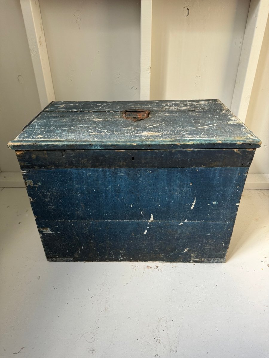 Antique Wood Chest - Marine Blue - Diamonds & Rust