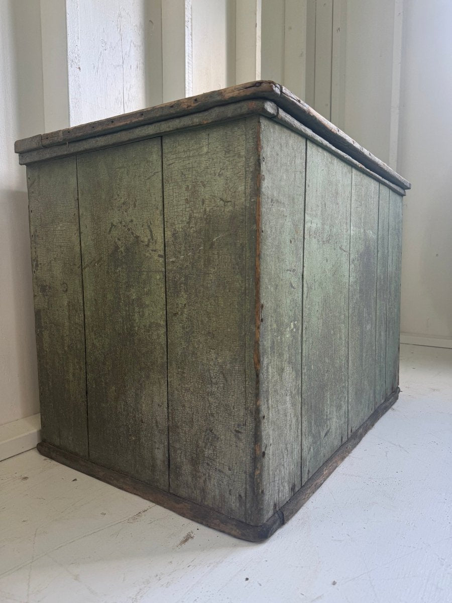 Antique Wood Chest - Sea Mist - Diamonds & Rust