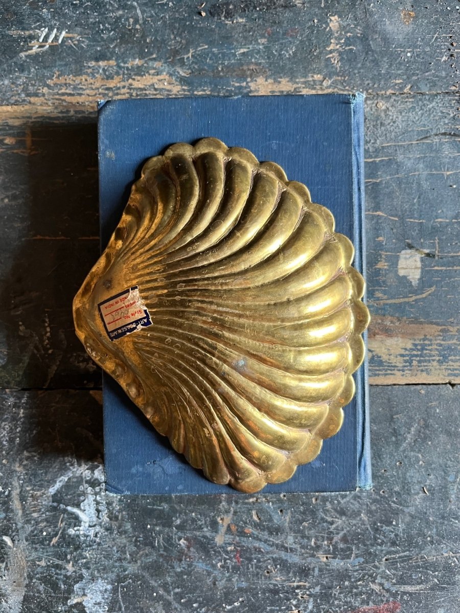 Vintage Brass Shell Tray - Diamonds & Rust
