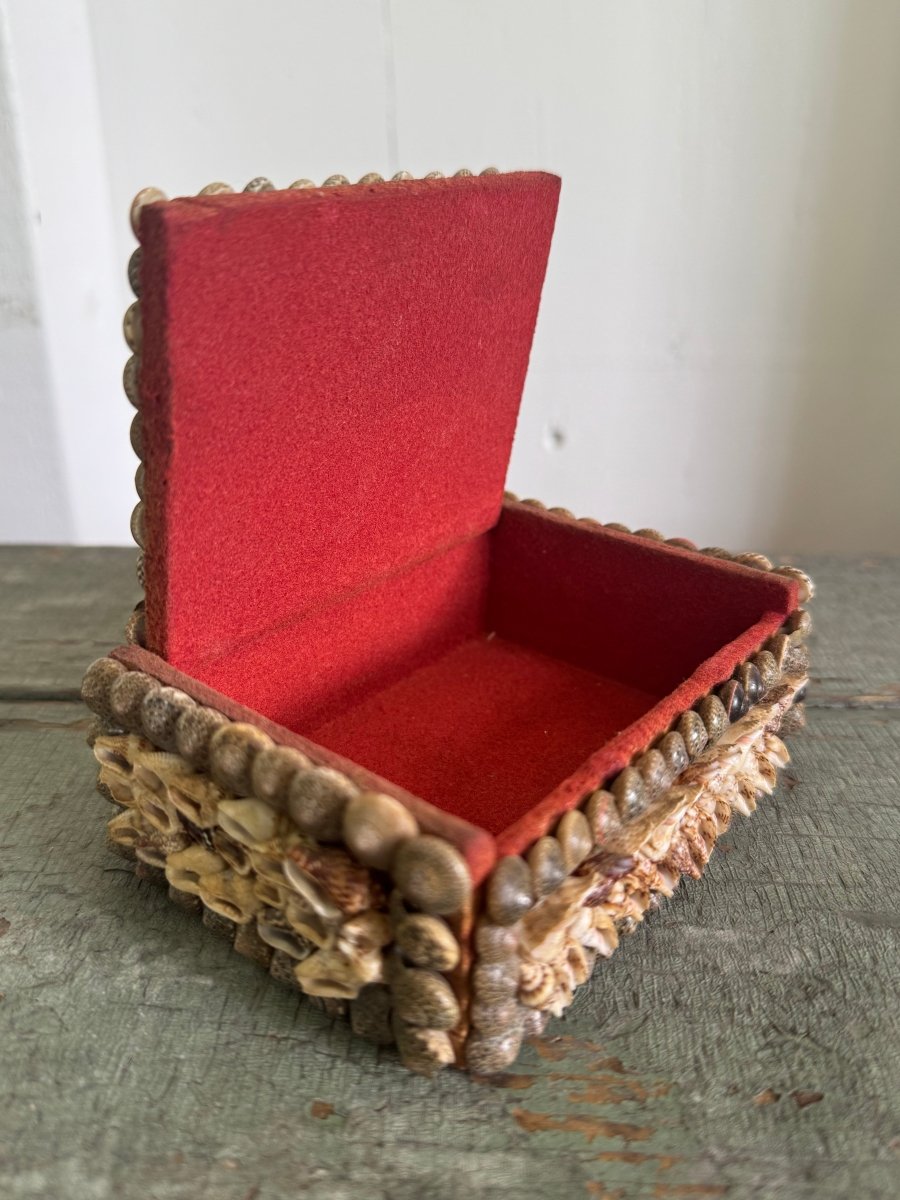 Vintage Encrusted Shell Box Art - Diamonds & Rust
