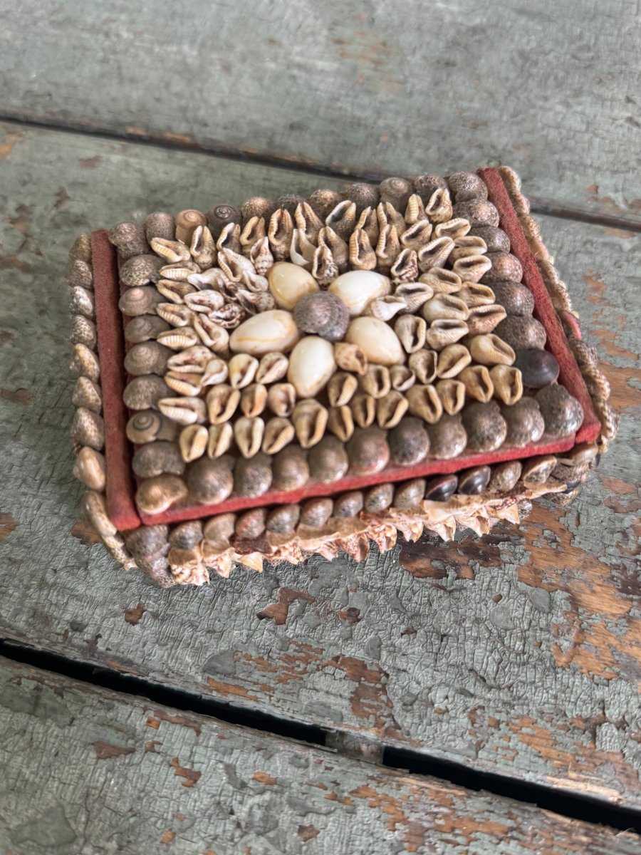 Vintage Encrusted Shell Box Art - Diamonds & Rust