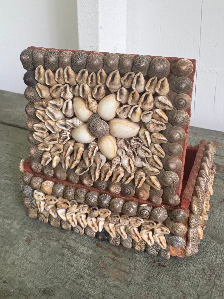 Vintage Encrusted Shell Box Art - Diamonds & Rust