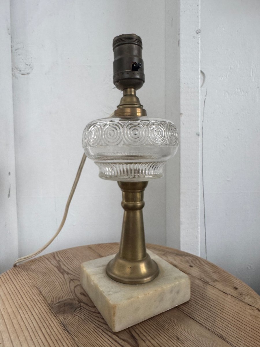 Vintage Glass Globe Table Lamp 12” Tall - Diamonds & Rust