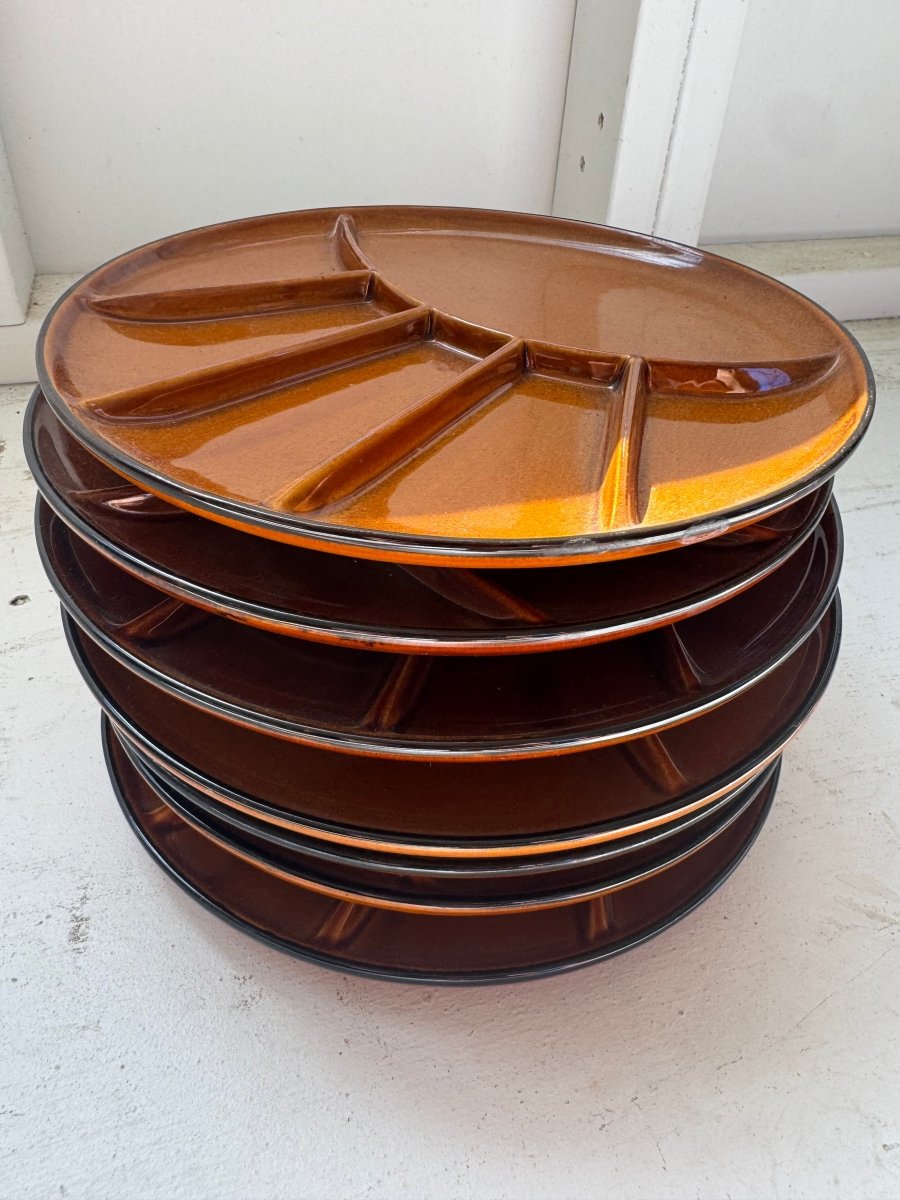 Vintage Plate Set - Diamonds & Rust