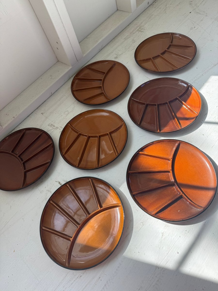 Vintage Plate Set - Diamonds & Rust