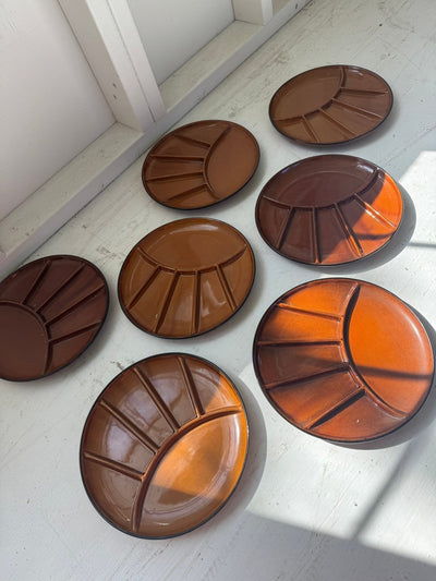 Vintage Plate Set - Diamonds & Rust