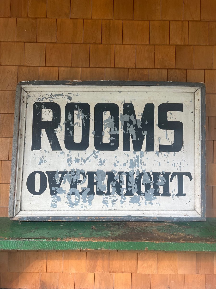 Vintage Rooms Available Metal Sign - Diamonds & Rust