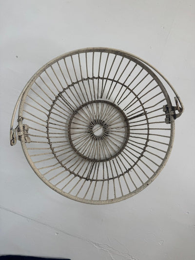 Vintage Wire Clamming Basket - Diamonds & Rust
