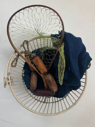 Vintage Wire Clamming Basket - Diamonds & Rust