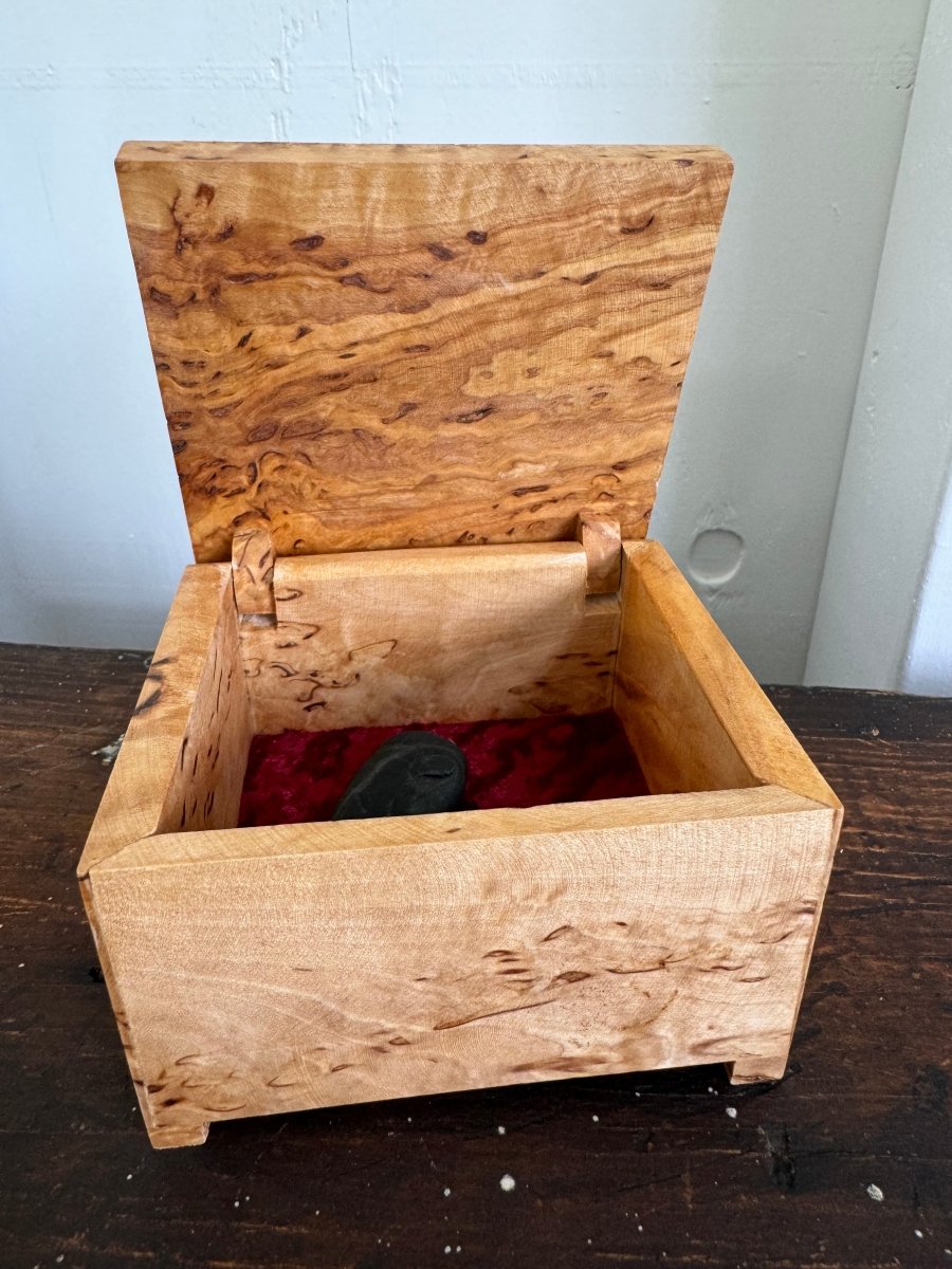 Vintage Wood Box - Diamonds & Rust