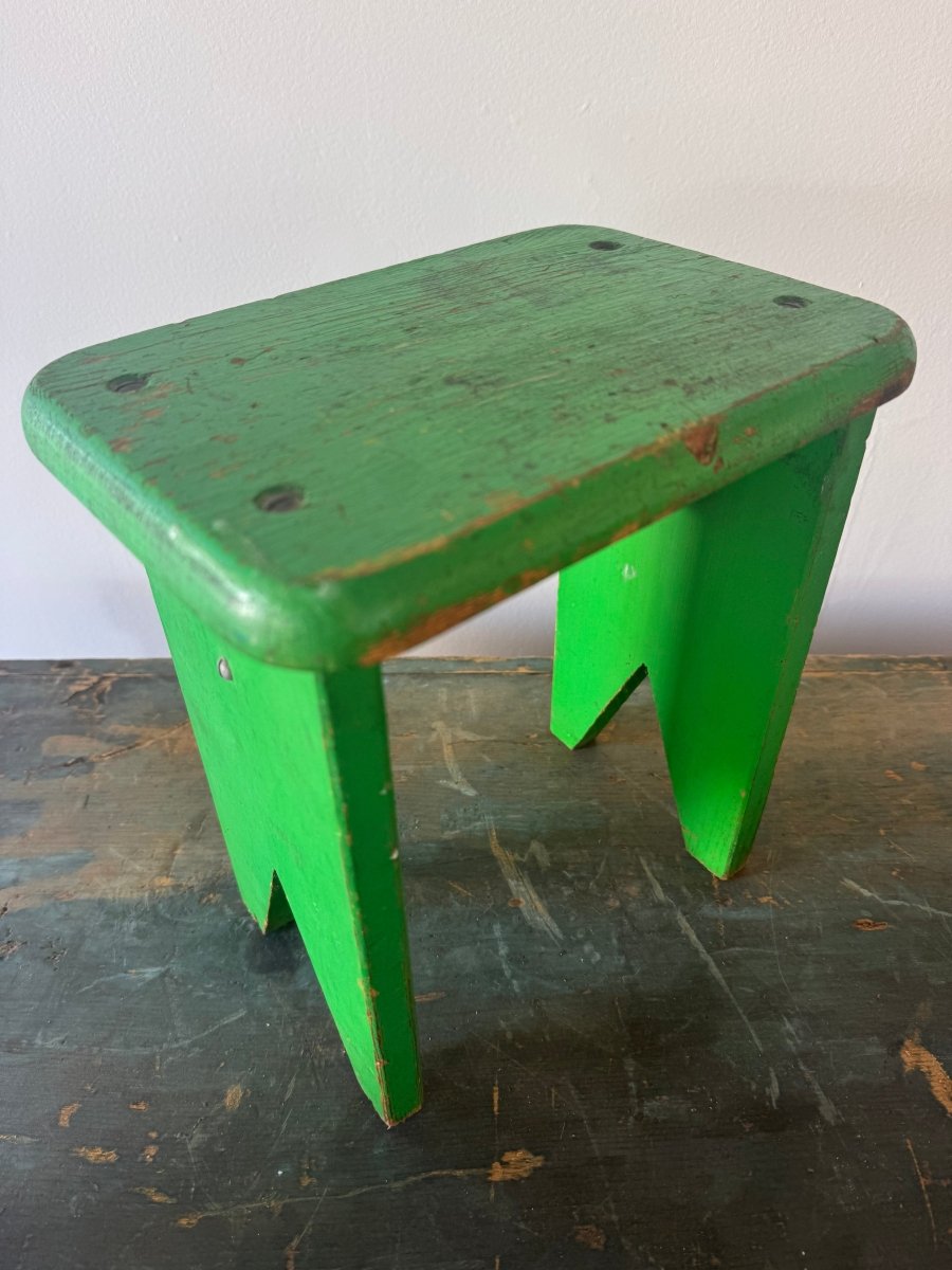 VTG Green Stool - Display - Diamonds & Rust