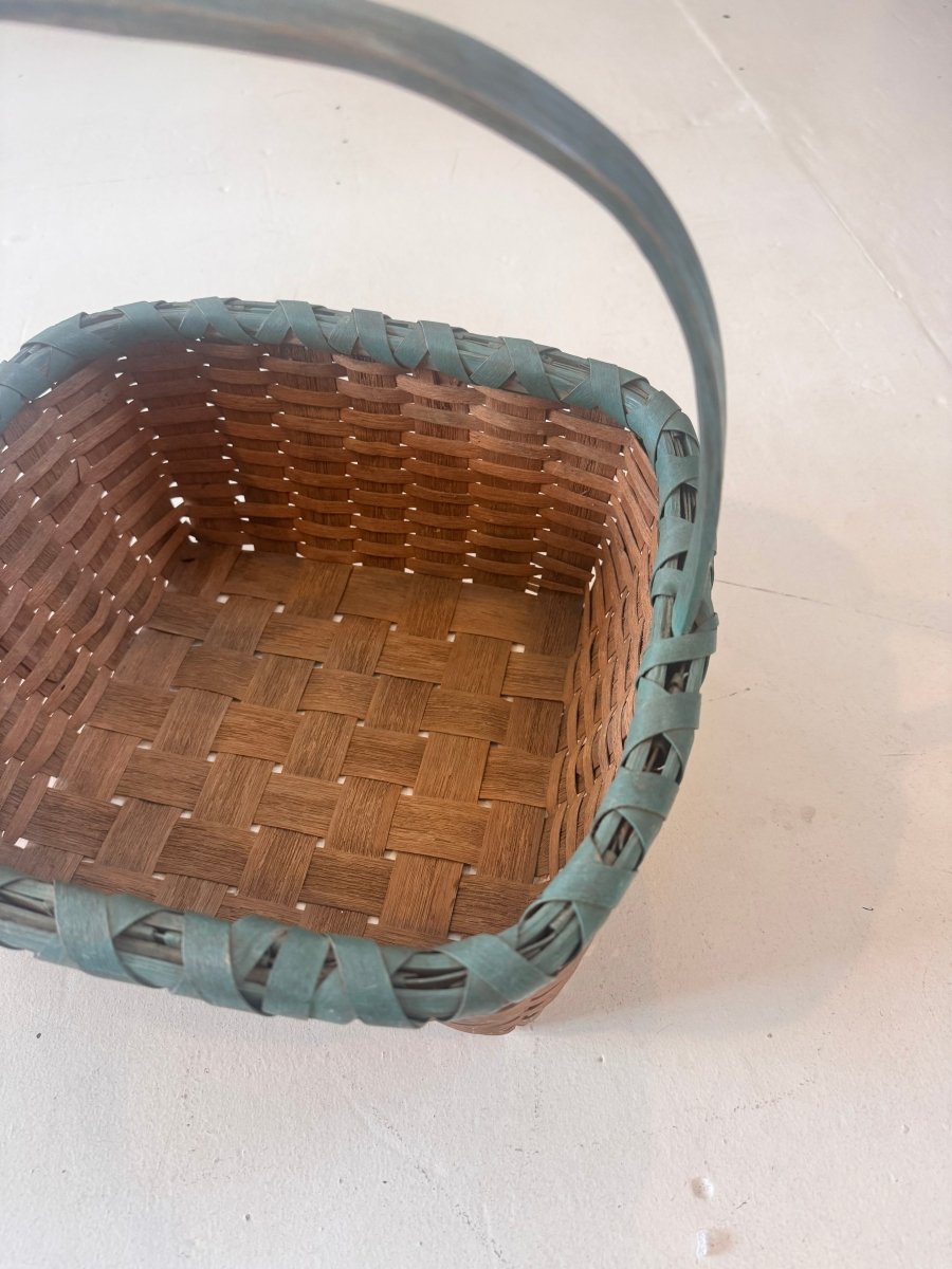 VTG Handmade Artisan Basket - Painted Handle - Diamonds & Rust