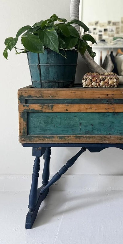 VTG Navy Blue Bench - Diamonds & Rust