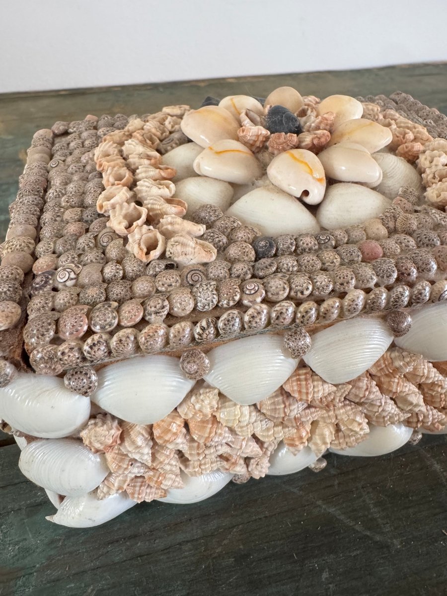 VTG Shell Encrusted Box - Diamonds & Rust