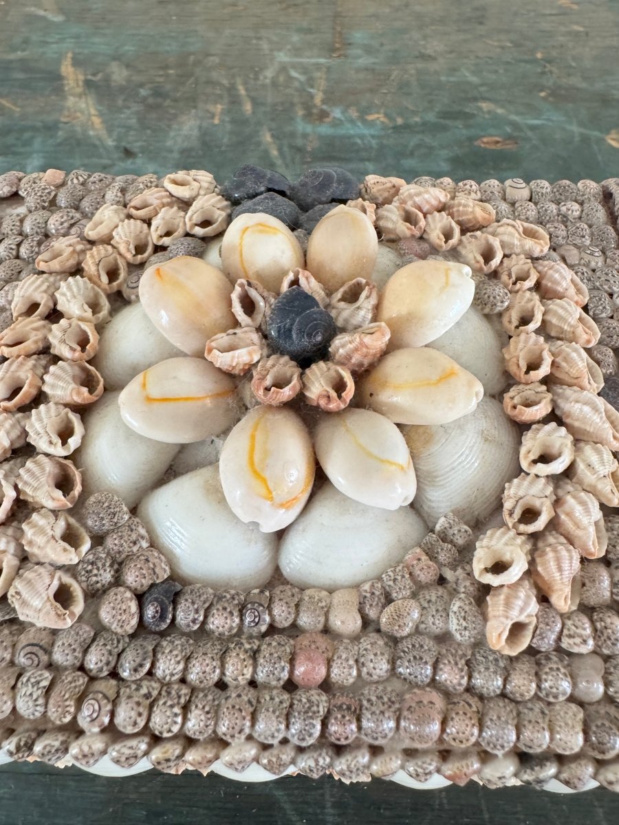 VTG Shell Encrusted Box - Diamonds & Rust