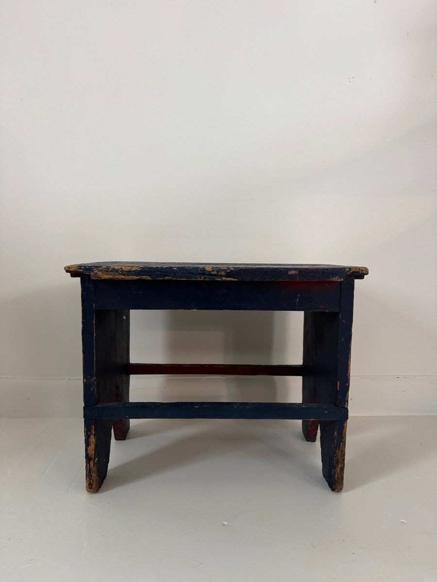 VTG Wood Side Table - Painted Navy - Diamonds & Rust