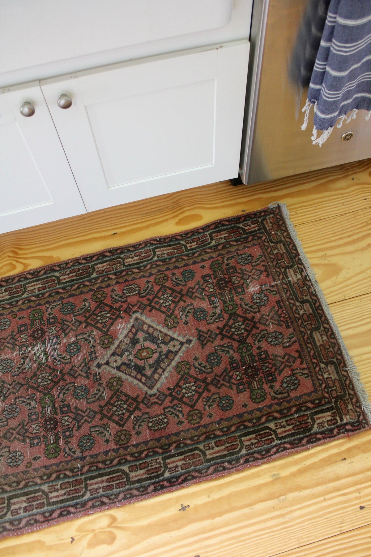 Vintage Worn In Rug - Diamonds & Rust