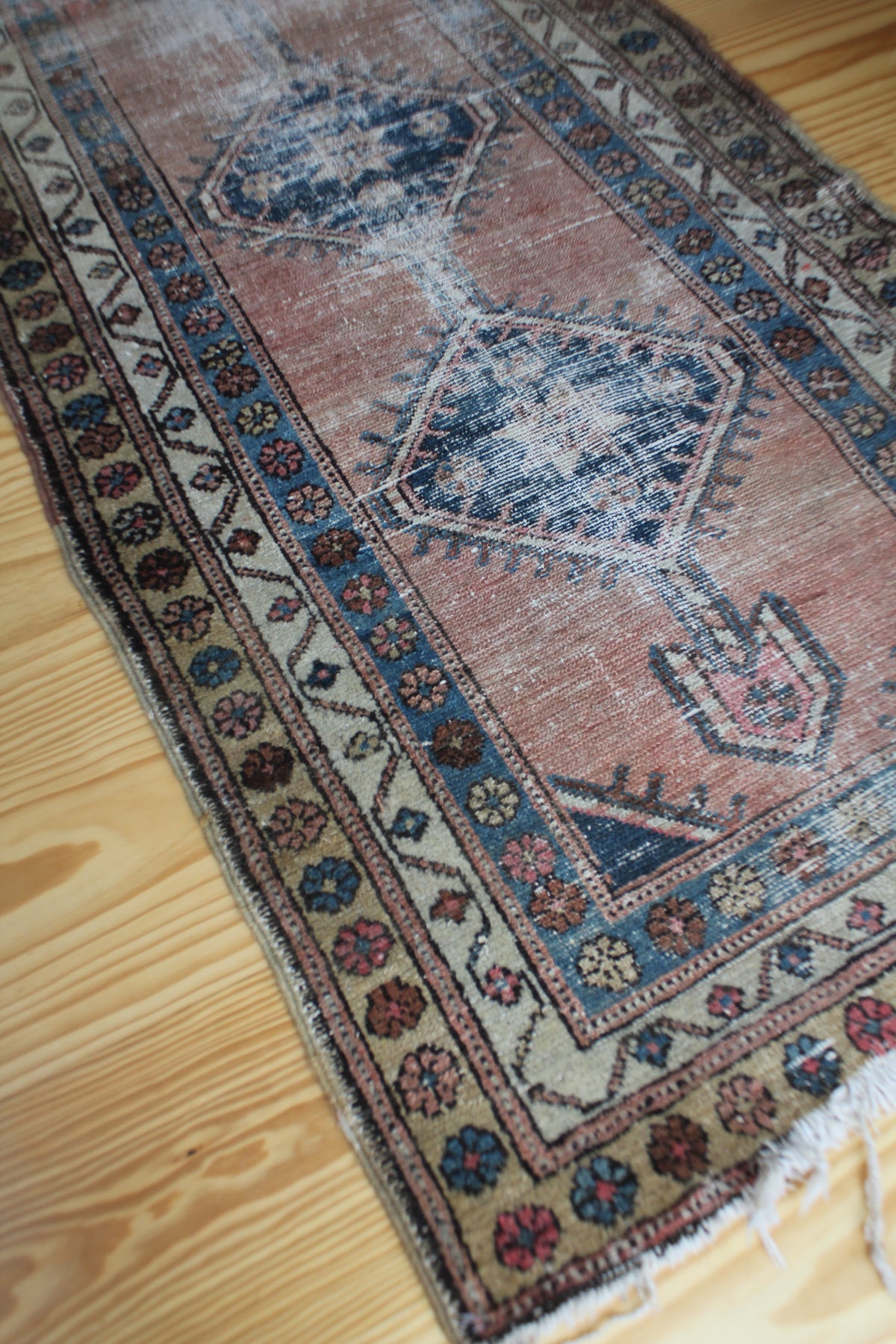Vintage Runner - Faded Red & Blue - Diamonds & Rust