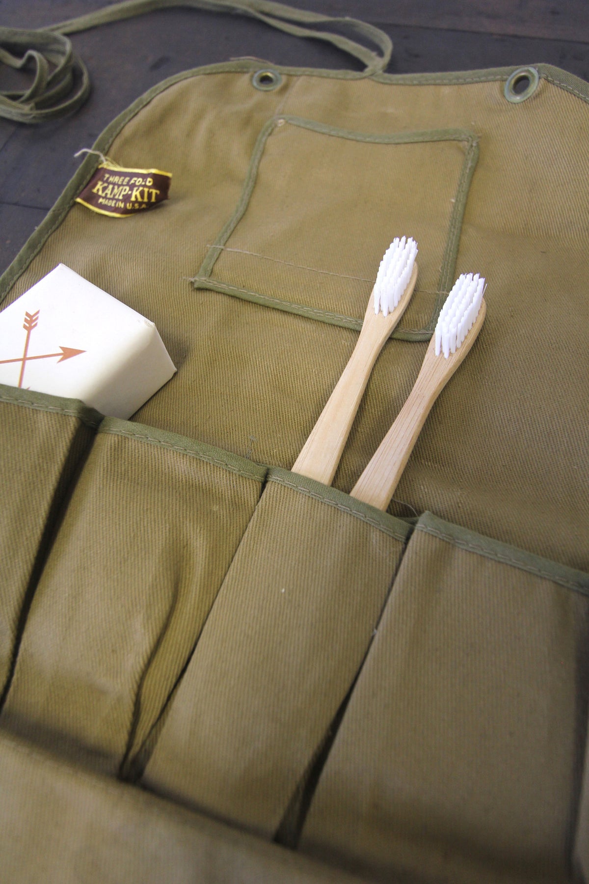 Vintage Canvas Kamp-Kit Travel Bag