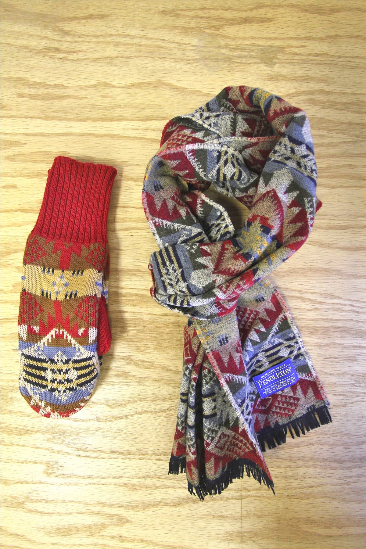 PENDLETON Jacquard Tan Scarf