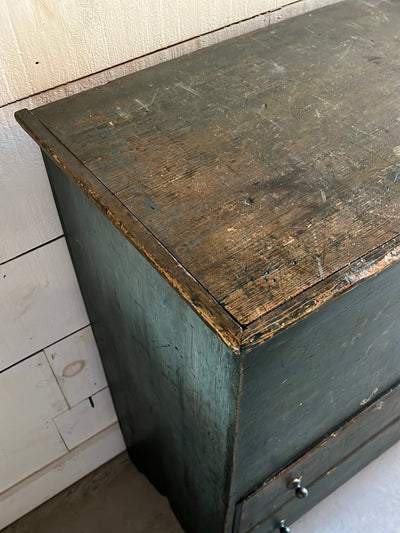 Antique Blanket Chest - Diamonds & Rust