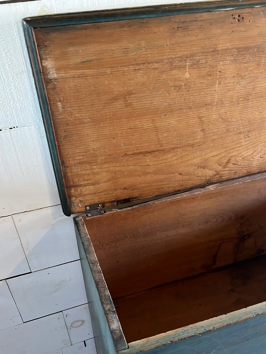 Antique Blanket Chest - Diamonds & Rust