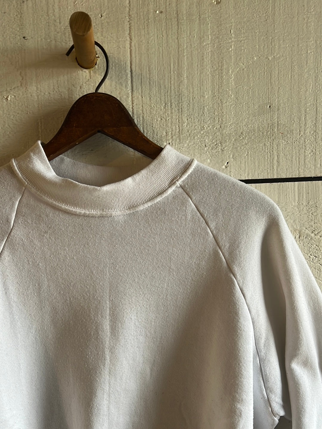 Vintage Raglan Sweatshirt - White - Diamonds & Rust