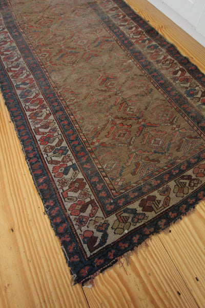 Antique Runner 8.9 x 3