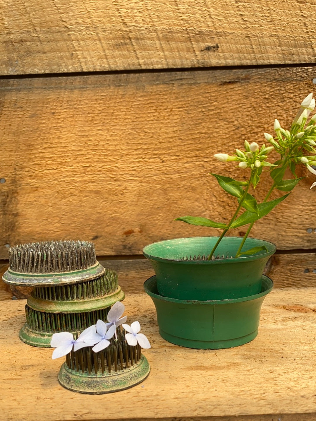 Vintage Flower Frog - Green