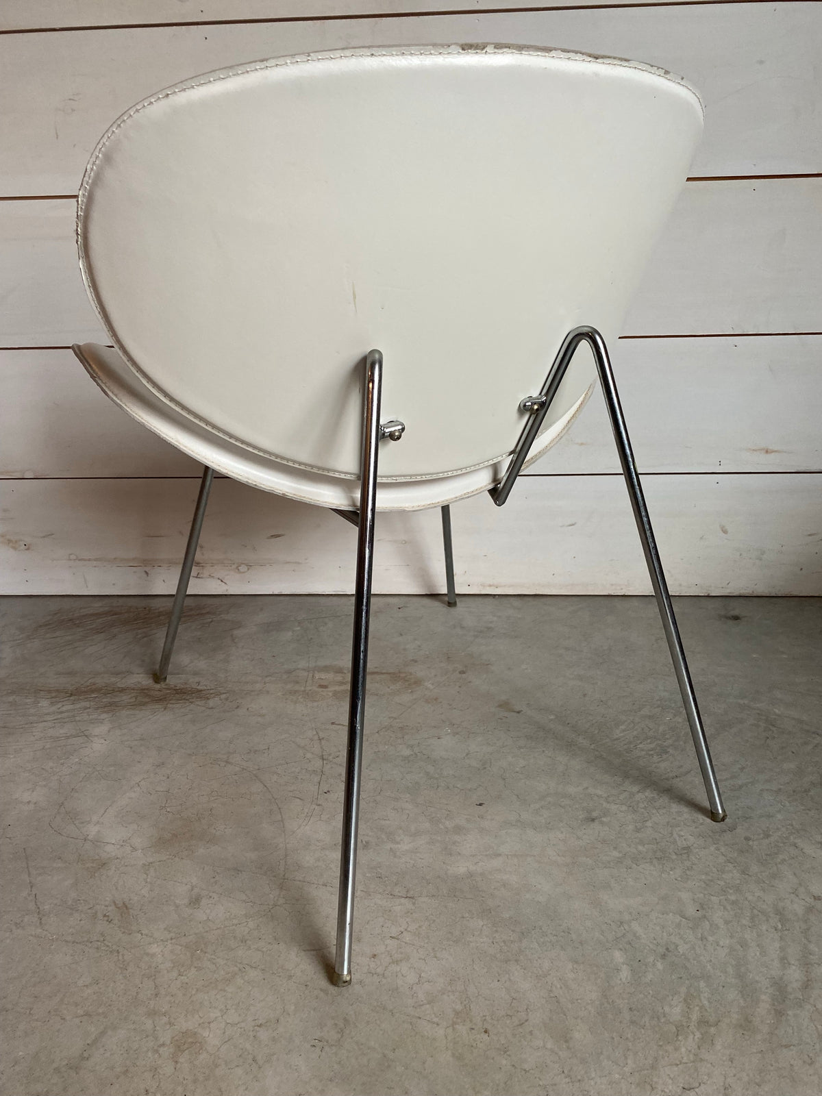 Vintage Leather Clamshell Chair - White