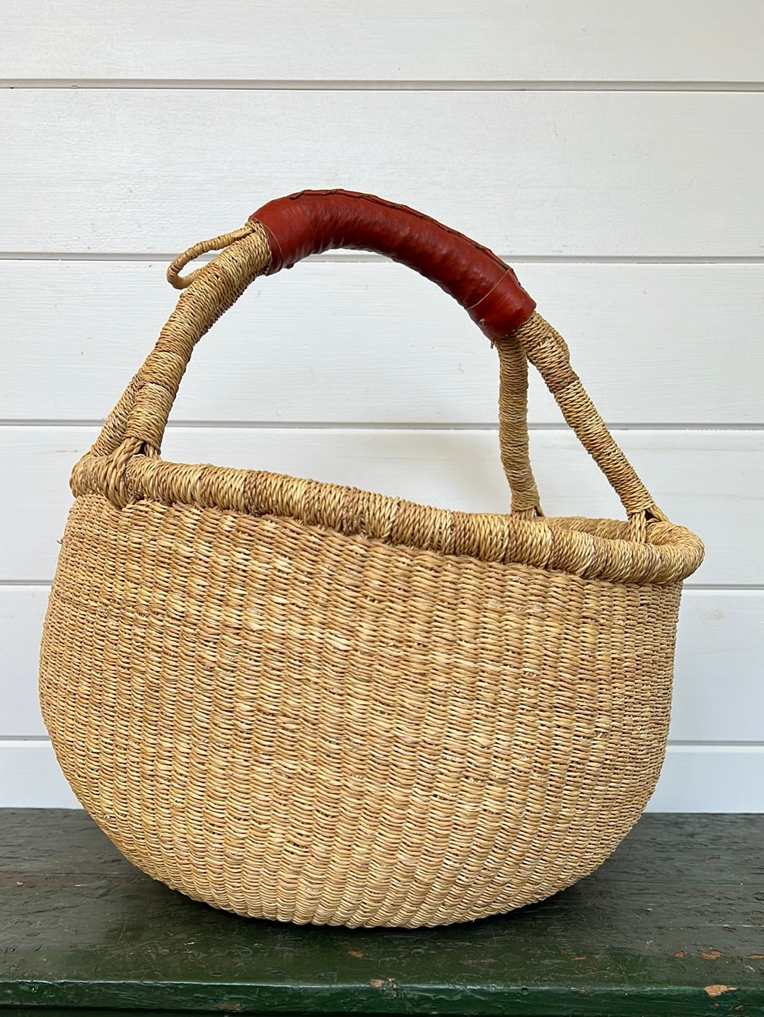Round Bolga Basket - Leather Handle